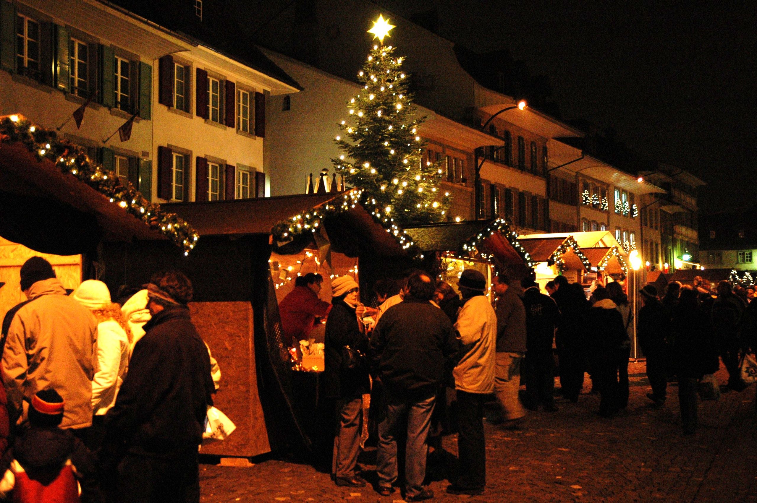 weihnachtsmarkt staende 36215988475 o
