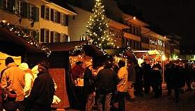 weihnachtsmarkt staende 36215988475 o