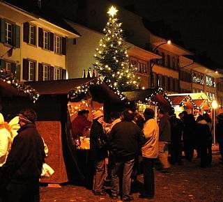 weihnachtsmarkt staende 36215988475 o